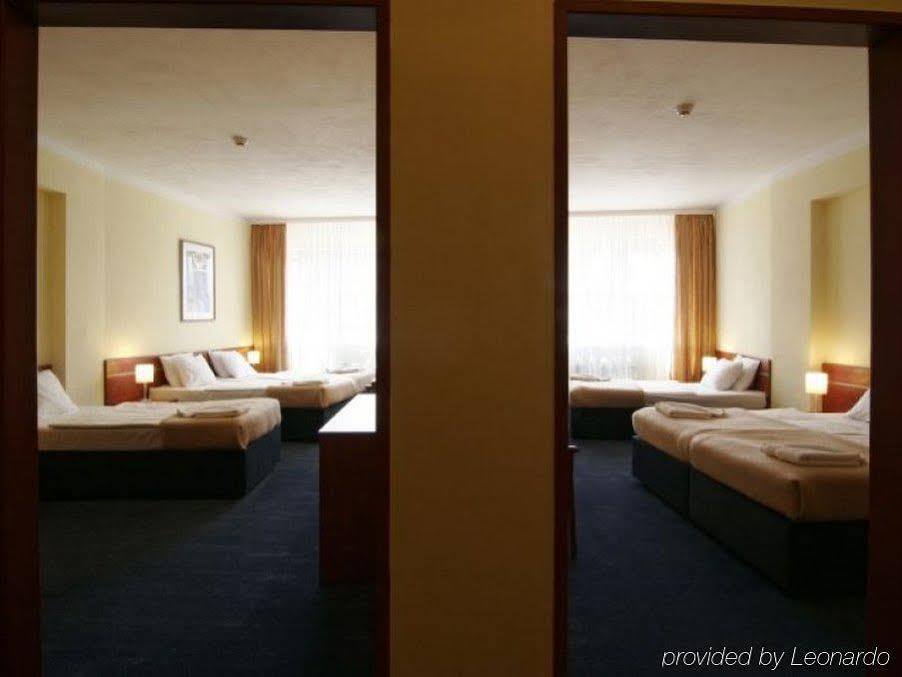 Rezidence Emmy Hotel Praha Bagian luar foto