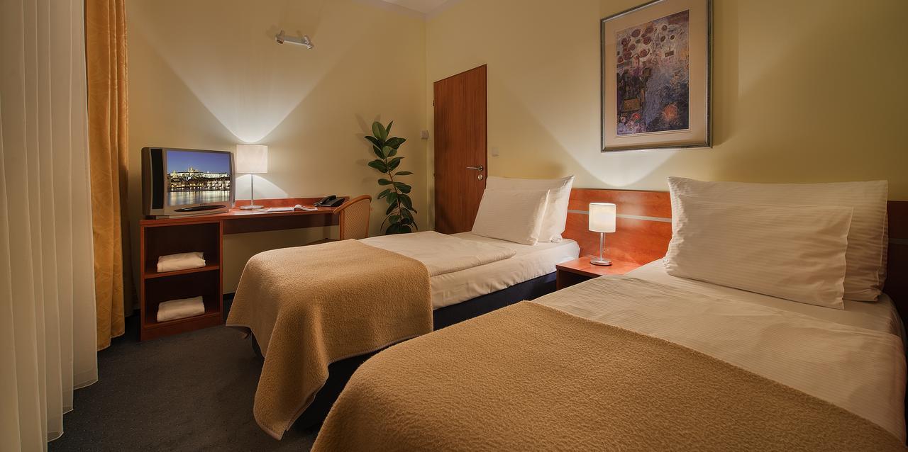 Rezidence Emmy Hotel Praha Bagian luar foto