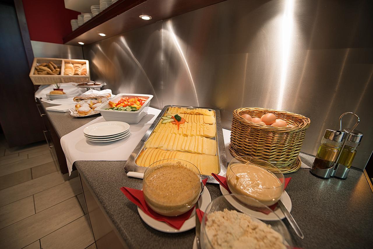 Rezidence Emmy Hotel Praha Bagian luar foto