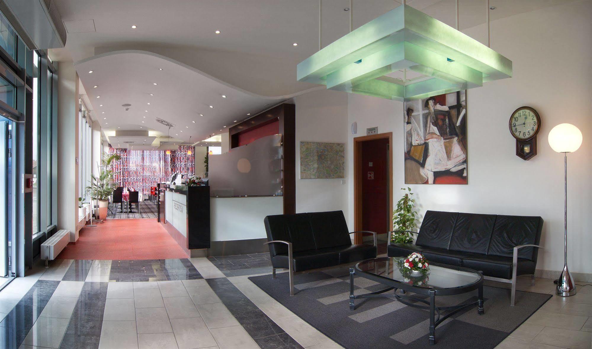 Rezidence Emmy Hotel Praha Bagian luar foto